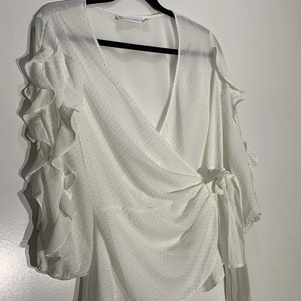 NY &C rap blouse size medium gold dot